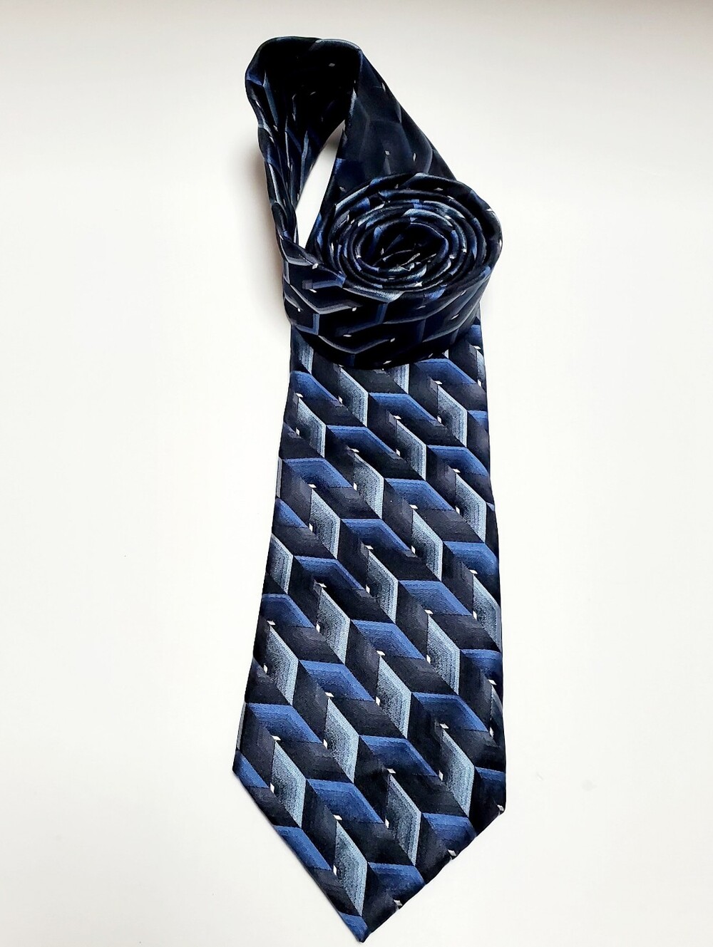 Stafford Performance Men's Necktie 100% Silk with Prominent 3D Geometric Chevron